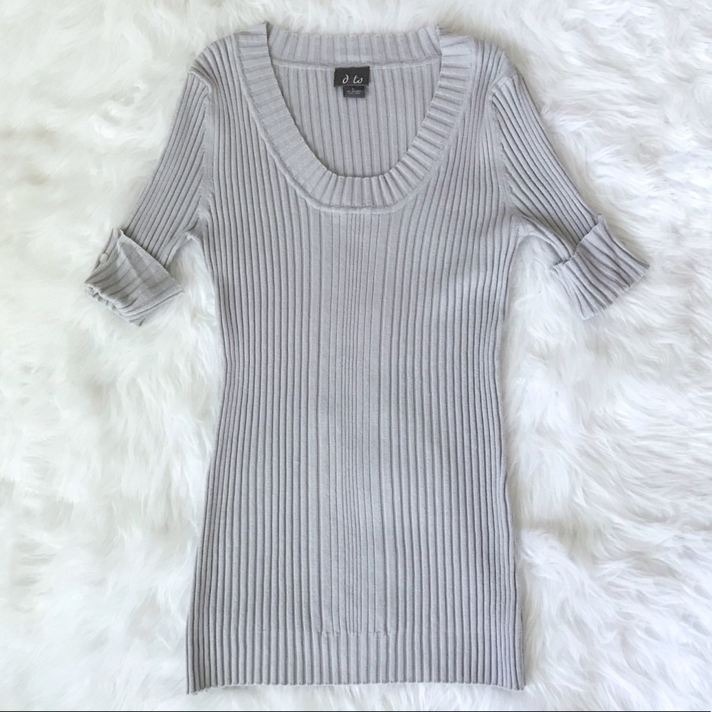 Dots gray ribbed shirt size Large.